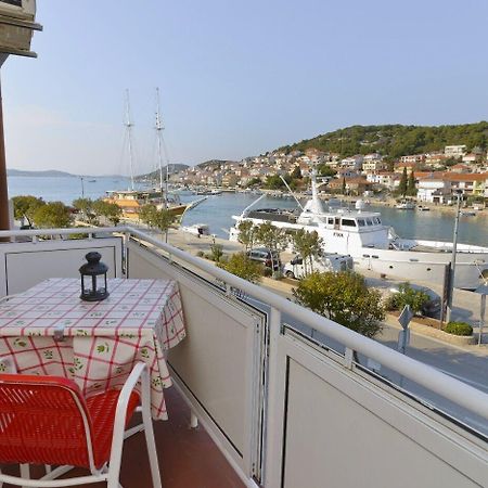 Apartments Ive - With Sea View Тисно Экстерьер фото