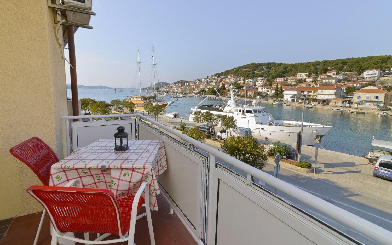 Apartments Ive - With Sea View Тисно Экстерьер фото