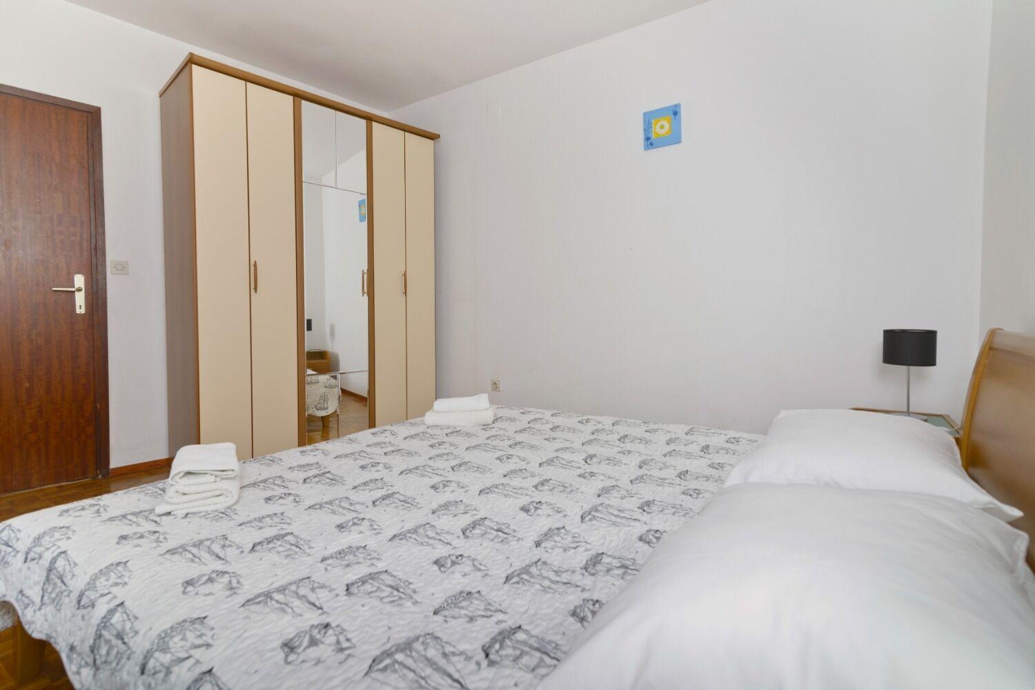 Apartments Ive - With Sea View Тисно Экстерьер фото