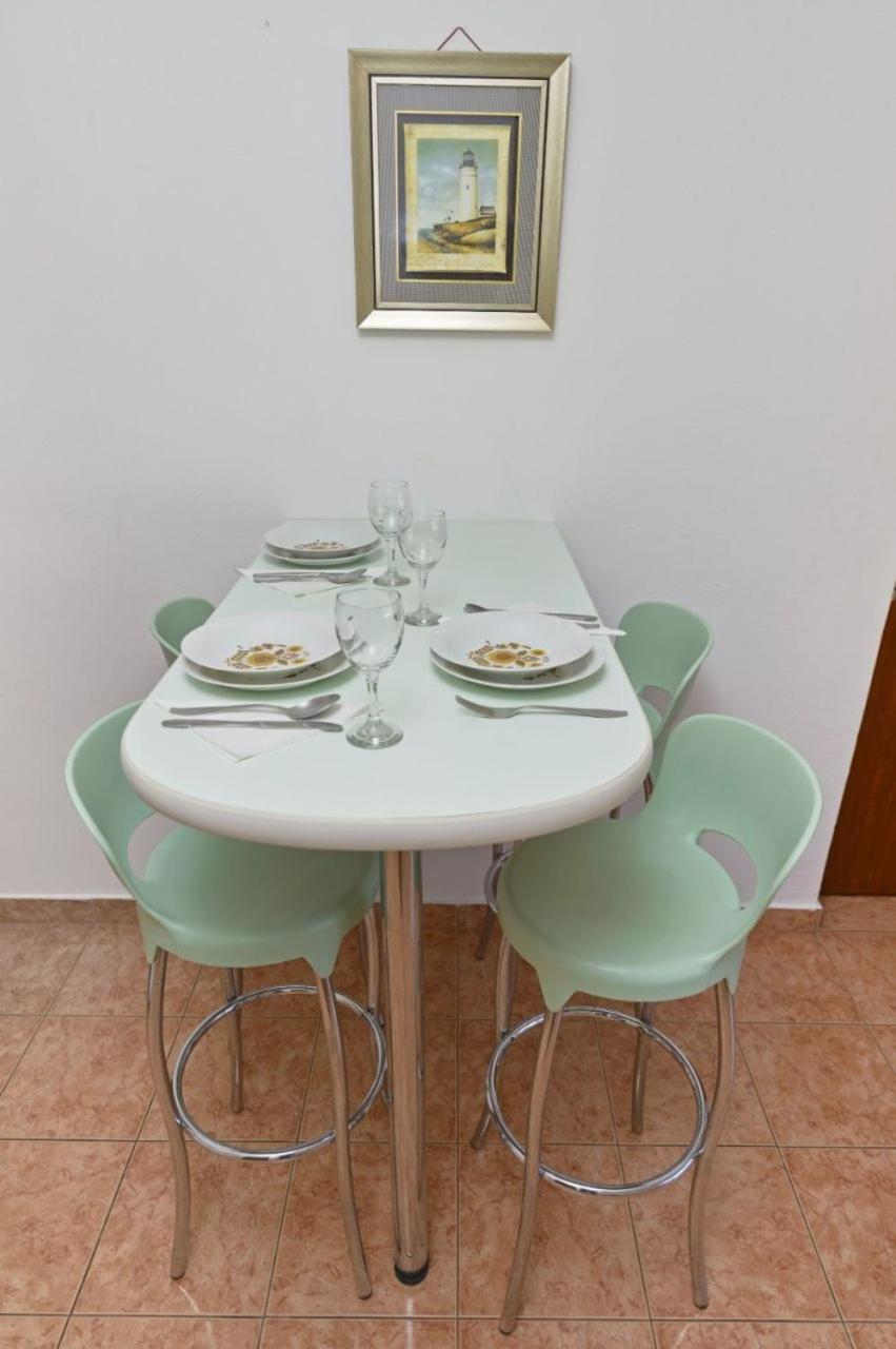Apartments Ive - With Sea View Тисно Экстерьер фото